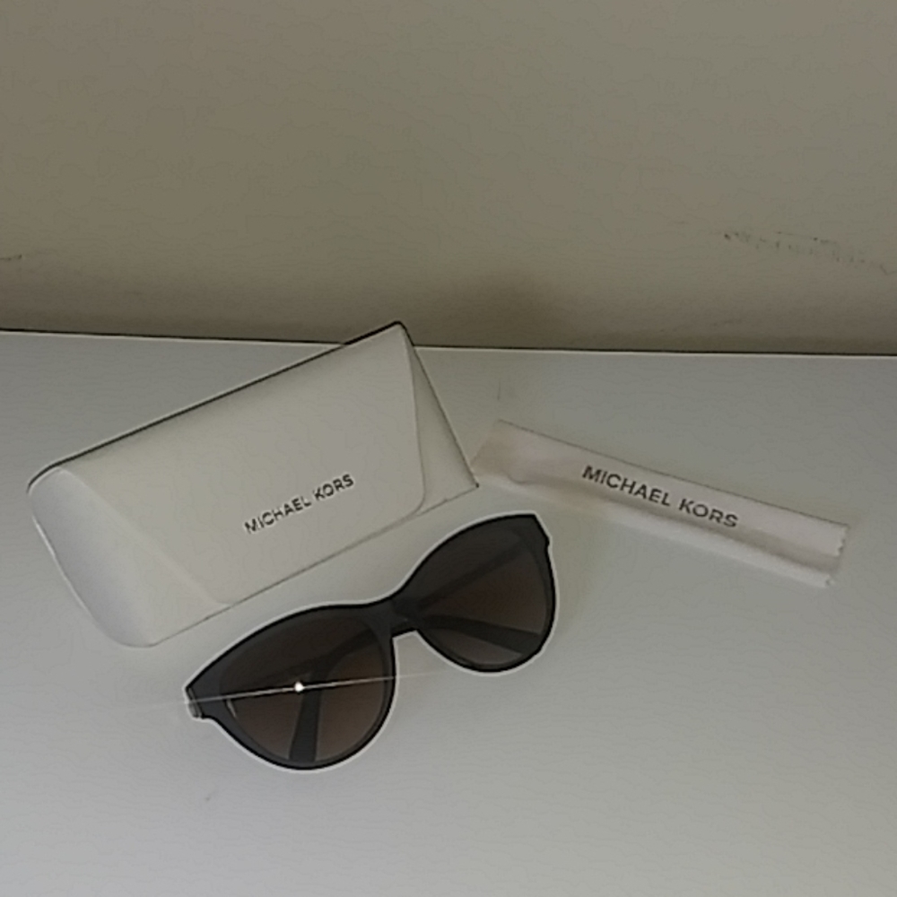 Michael Kors Sunglasses in excellent condition